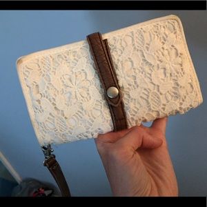 Lace Wrist Wallet